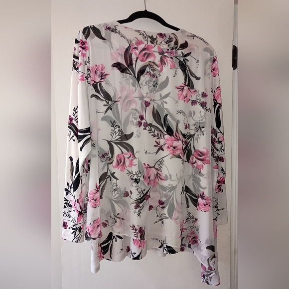 Sale! Susan Graver Floral V-Neck Liquid Knit Blouse - Pink and Black - Picture 5 of 6